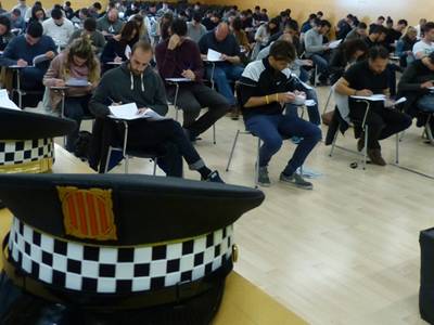 Aquest matí han tingut lloc a Salou les proves culturals als futurs agents interins per cobrir 14 places de Policia Local