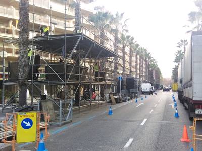 Els carrers de Salou ja estan a punt per celebrar la gran festa del Cós Blanc