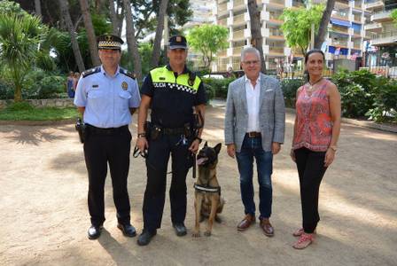 Salou presenta la seva unitat canina per vetllar per la seguretat ciutadana