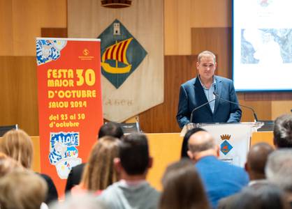 El president del Club Bàsquet Salou inaugura la Festa Major 30 d'octubre