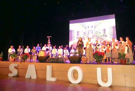 El Teatre Auditori de Salou (TAS) s’omple a vessar per gaudir de la VIII edició de la Zambomba Flamenca, fent pinya per a la investigació del càncer infantil i les malalties minoritàries