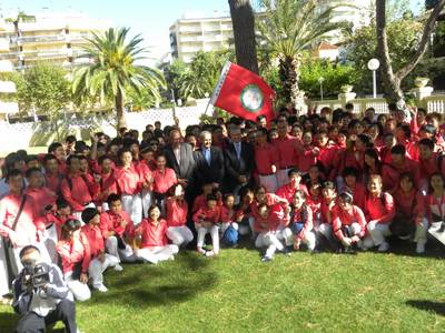 Els castellers xinesos de Hangzhou demostren la seva habilitat a la capital de la Costa Daurada