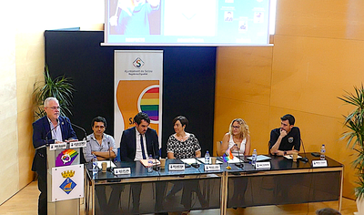 Experts debaten, a Salou,  com evitar els 'Delictes d'Odi' contra el col·lectiu LGTBI