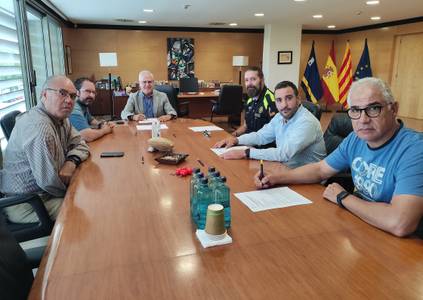 L’Ajuntament de Salou i els sindicats de la Policia Local signen un acord per cobrir i reforçar el servei