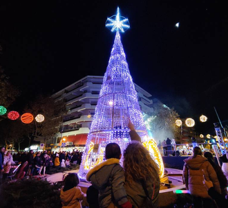 Salou dona la benvinguda al Nadal amb l'encesa de llums