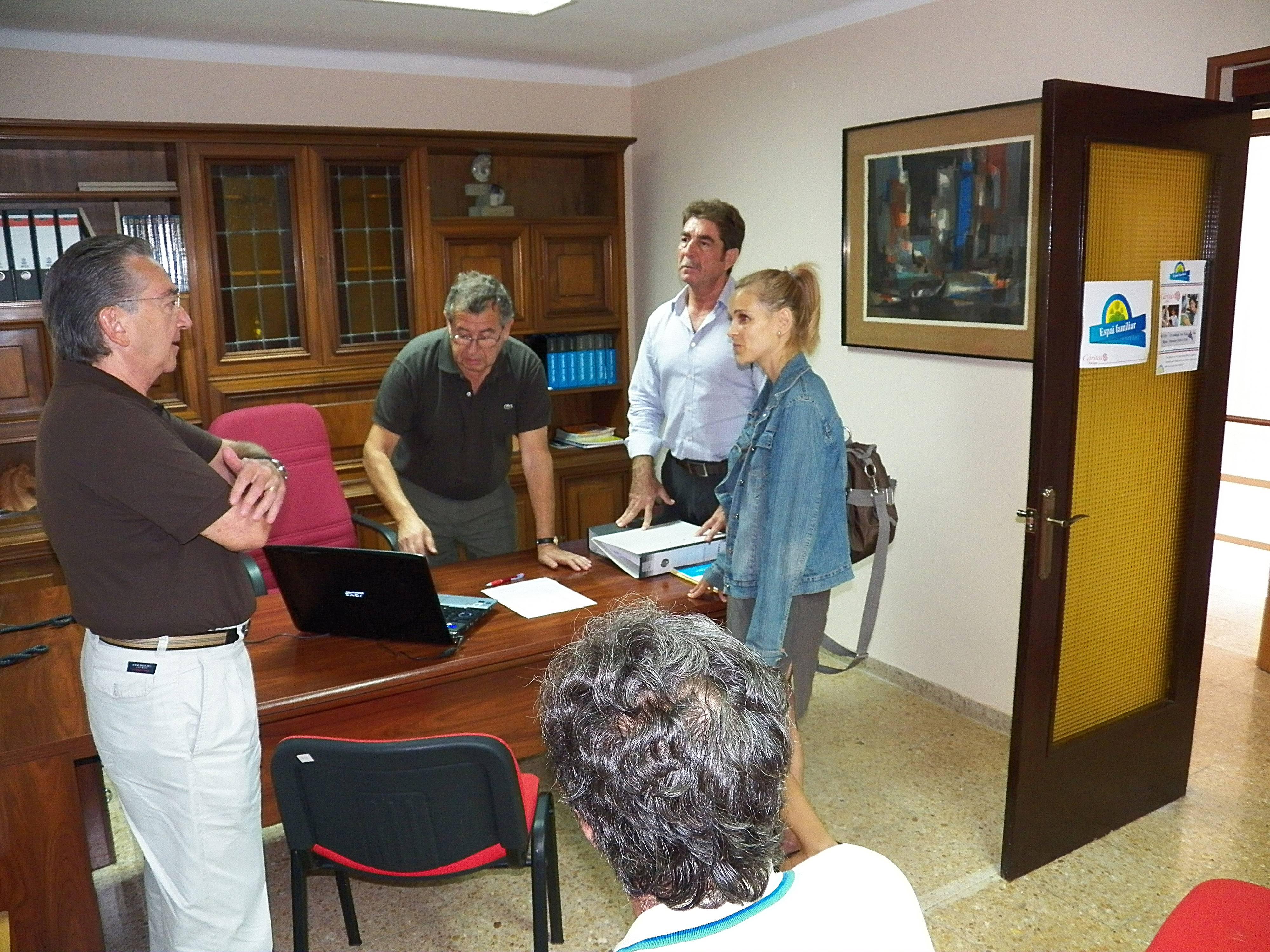 Accion Social Y Caritas Interparroquial De Salou Estructuran Lineas De Actuacion Conjuntas Para Mejorar La Eficiencia De Los Servicios Asistenciales Ayuntamiento De Salou