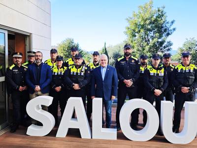 El alcalde agradece el esfuerzo solidario de los agentes de la Policía de Salou que se han desplazado a Valencia