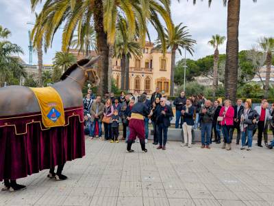 El alcalde rinde homenaje a las entidades de la Fiesta Mayor