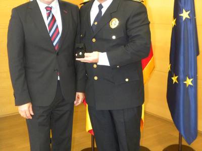 Homenaje al policía Manuel Hortal los 25 años de servicio