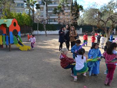 La escuela Santa María del Mar inaugura la reforma del patio de educación infantil