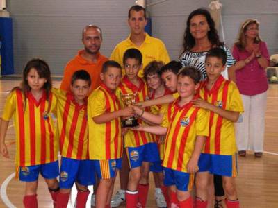 Más de 80 niños y niñas participan en el Benjamín Salou Cup Fútbol Sala 2012