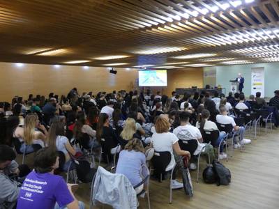 Salou alienta a los estudiantes del Instituto Jaume I a convertirse en emprendedores