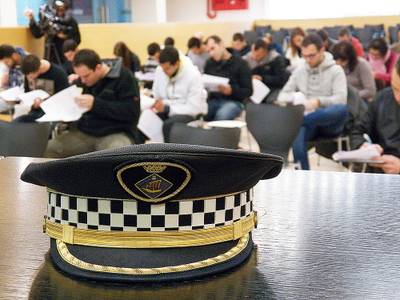 Seguridad Ciudadana inicia las pruebas eliminatorias para buscar 14 agentes interinos que reforzarán la Policía Local, durante la temporada alta, en Salou
