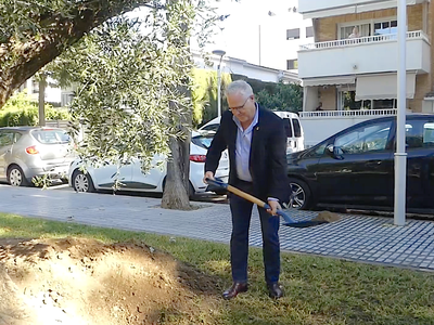 Un olivo une turismo y paz en Salou